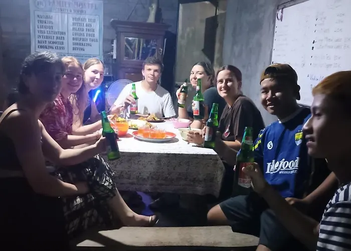 بيت شباب Family لوفينا